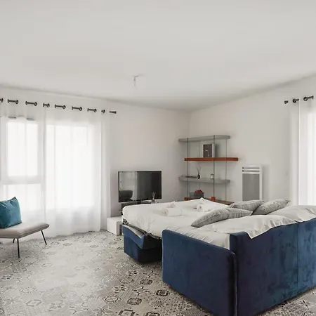 Des Tours - Welkeys * لا روشيل